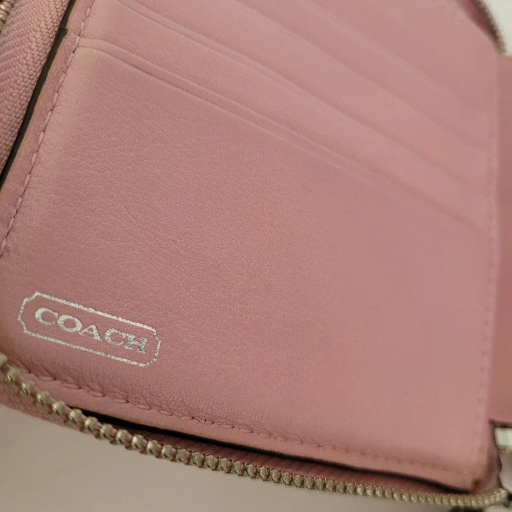 Coach Pink Pebbled Leather Small Zip Around Wallet Coin Pocket Medallion